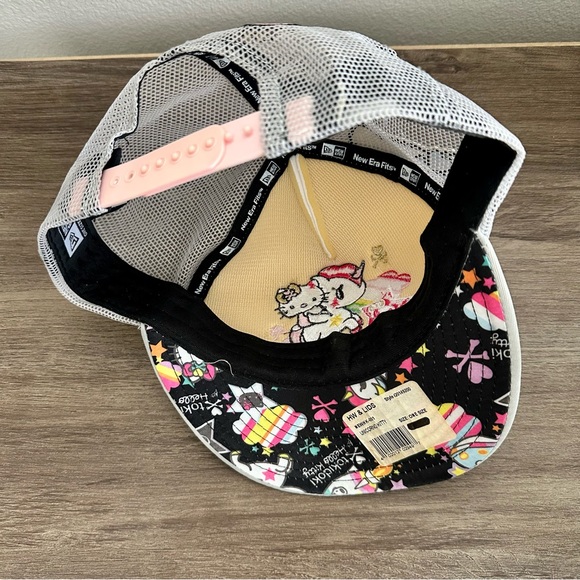 NWT Tokidoki x Hello Kitty Hat - Picture 7 of 8